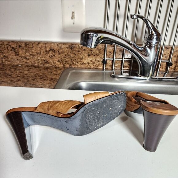 Donald J Pliner - Picture 12 of 13